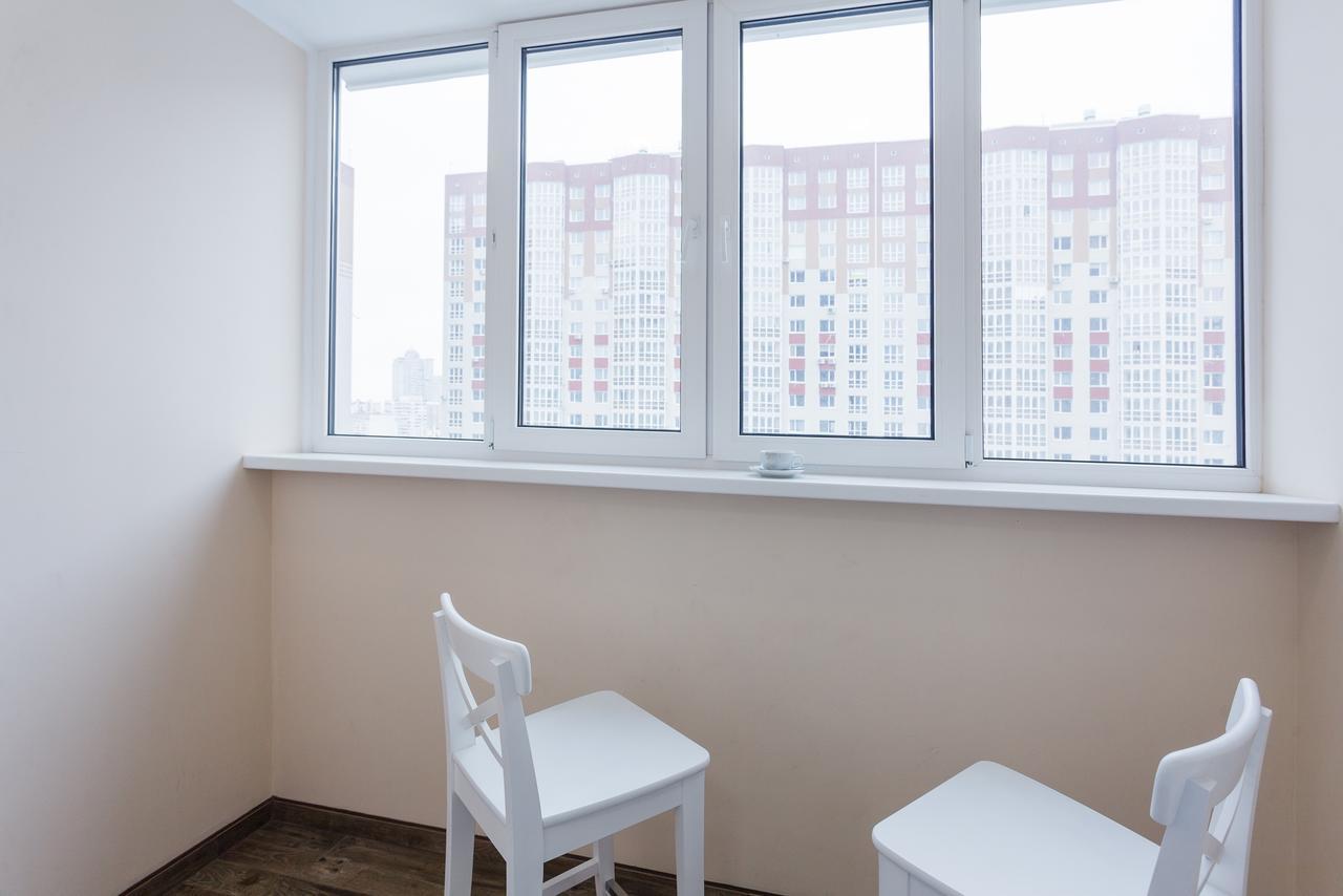 Cosy Apartment At Pozniaky キエフ エクステリア 写真